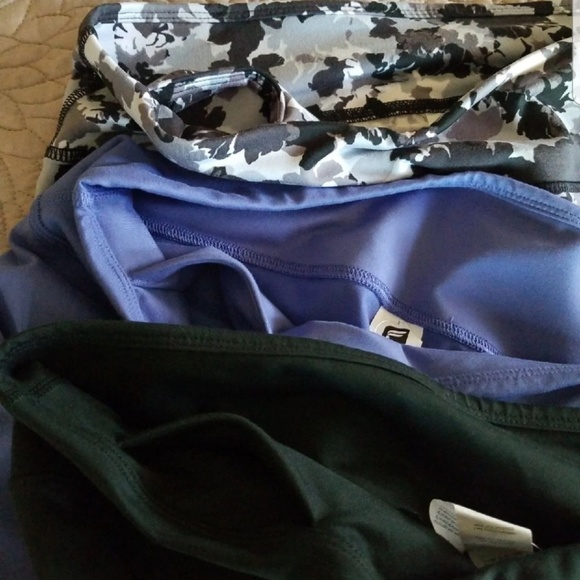 Fabletics Bundle Size Large - Picture 7 of 8